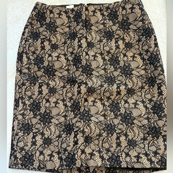✨ Black Lace Overlay Pencil Skirt – Elegant & Trendy - Picture 3 of 9